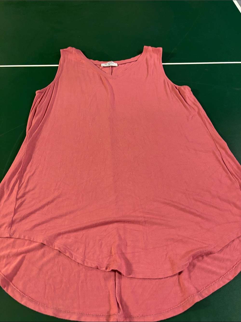 Sleeveless V-Neck Tank Top in Dusty Rose